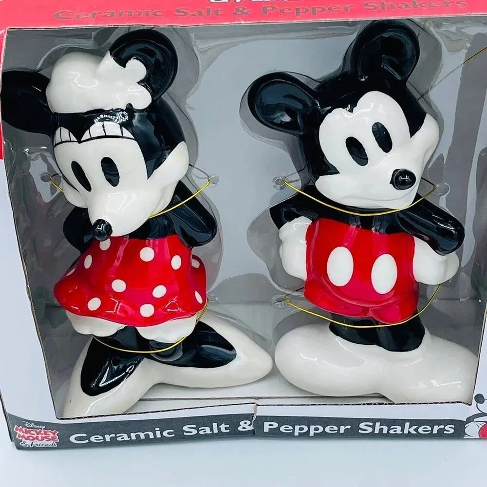 Brand new! Disney Mickey & Minnie Mouse classic ceramic salt & pepper shakers *